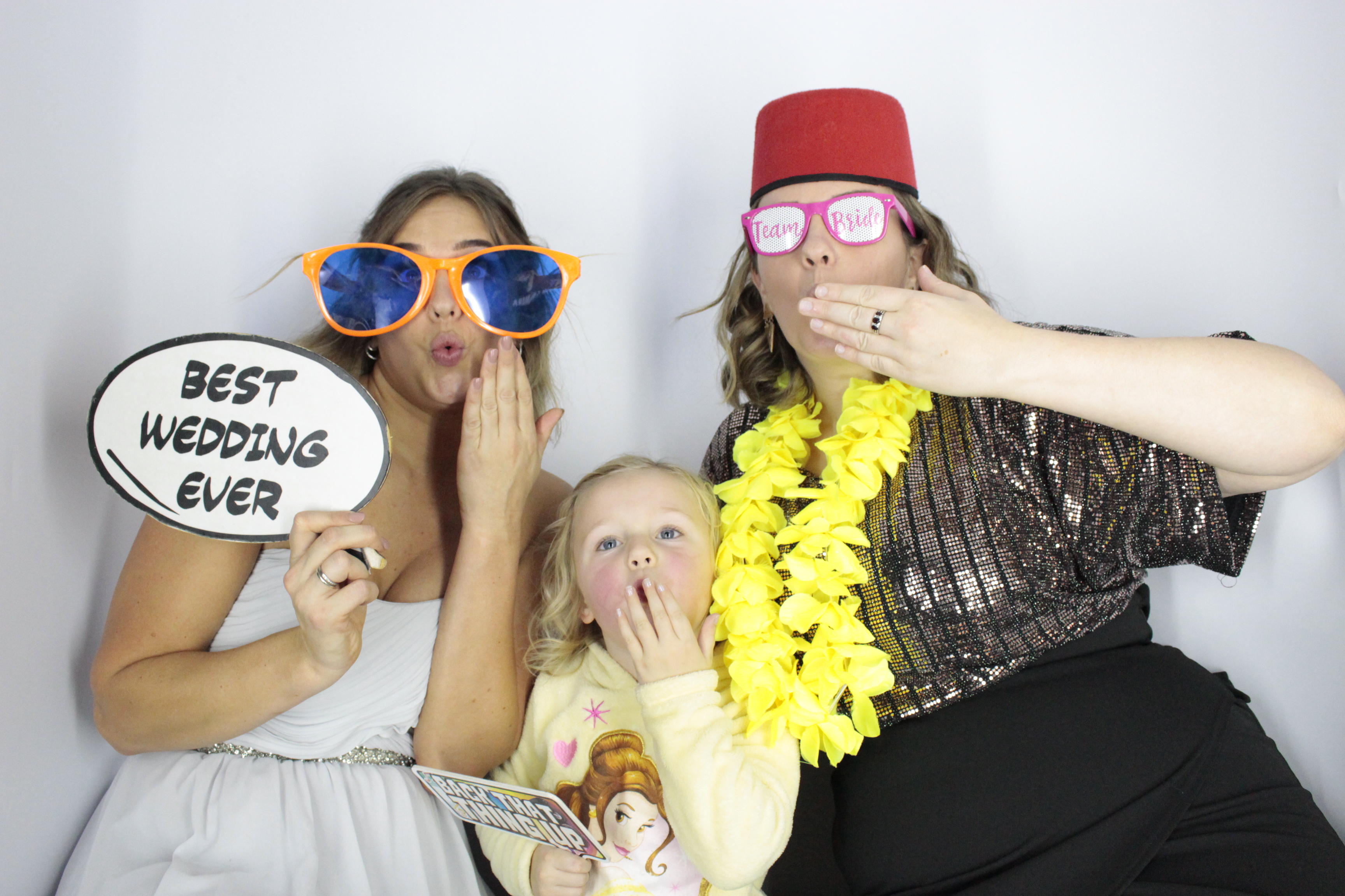Darren and Claire’s Wedding  | View more photos from the event at gallery.myphotoboothexperience.co.uk/u/MyPhotoBoothExperienceLtd/Darren-and-Claire’s-Wedding